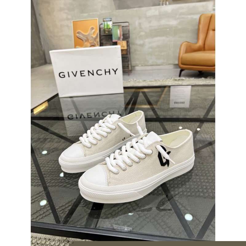 G*u*i casual shoes